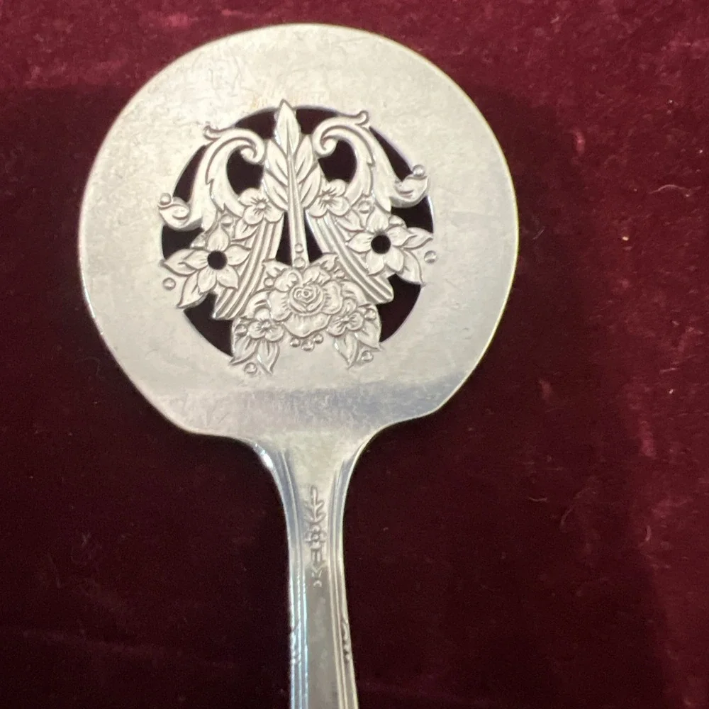1940 MILADY COMMUNITY ONEIDA‎ BON BON SPOON